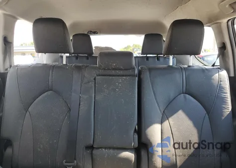 2024 Toyota Grand Highlander Xle z USA, uszkodzony, nr VIN 5TDAAAB58RS028476